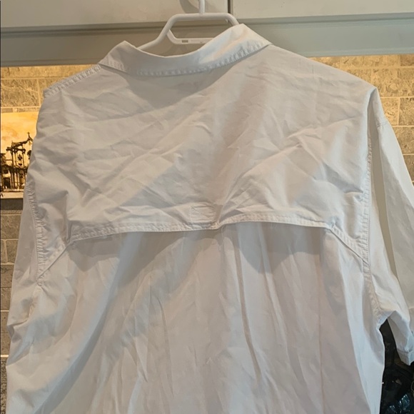 Izod Surfcaster White Casual Button Down Shirt Classic Cotton - Picture 3 of 5